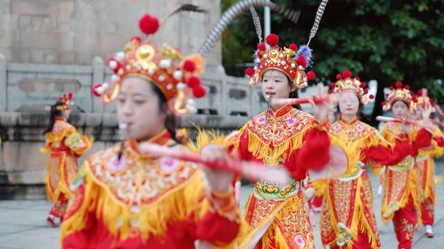 英歌“花木兰”，飒！